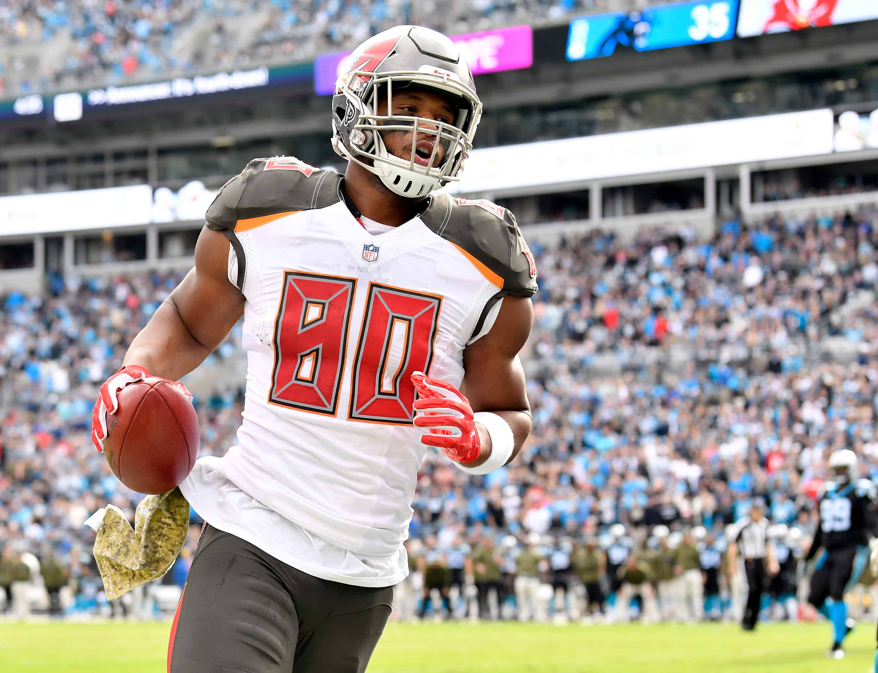 OJ Howard catches a touchdown