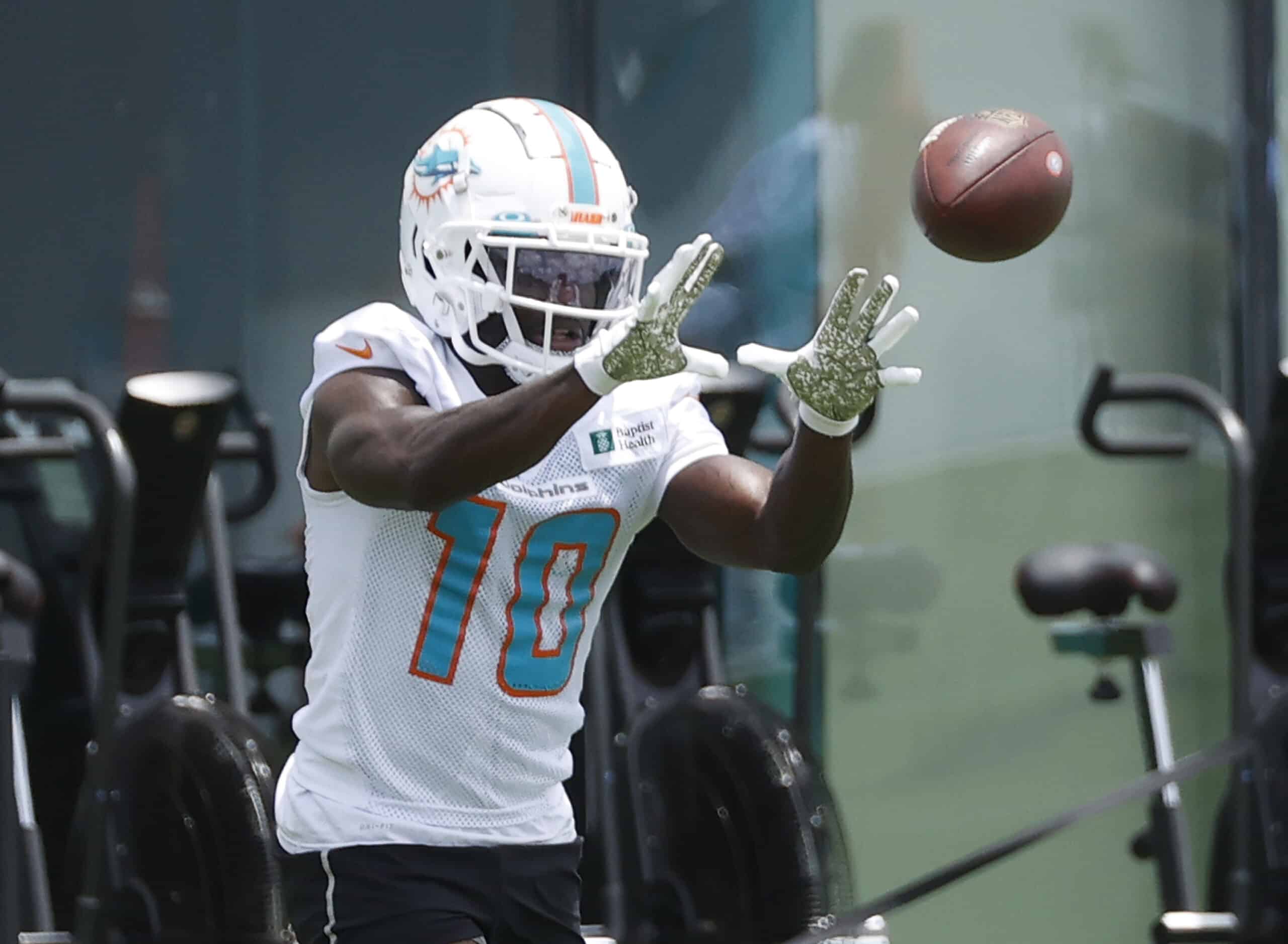 Dolphins win total prediction 2022: Picking Miami's win total