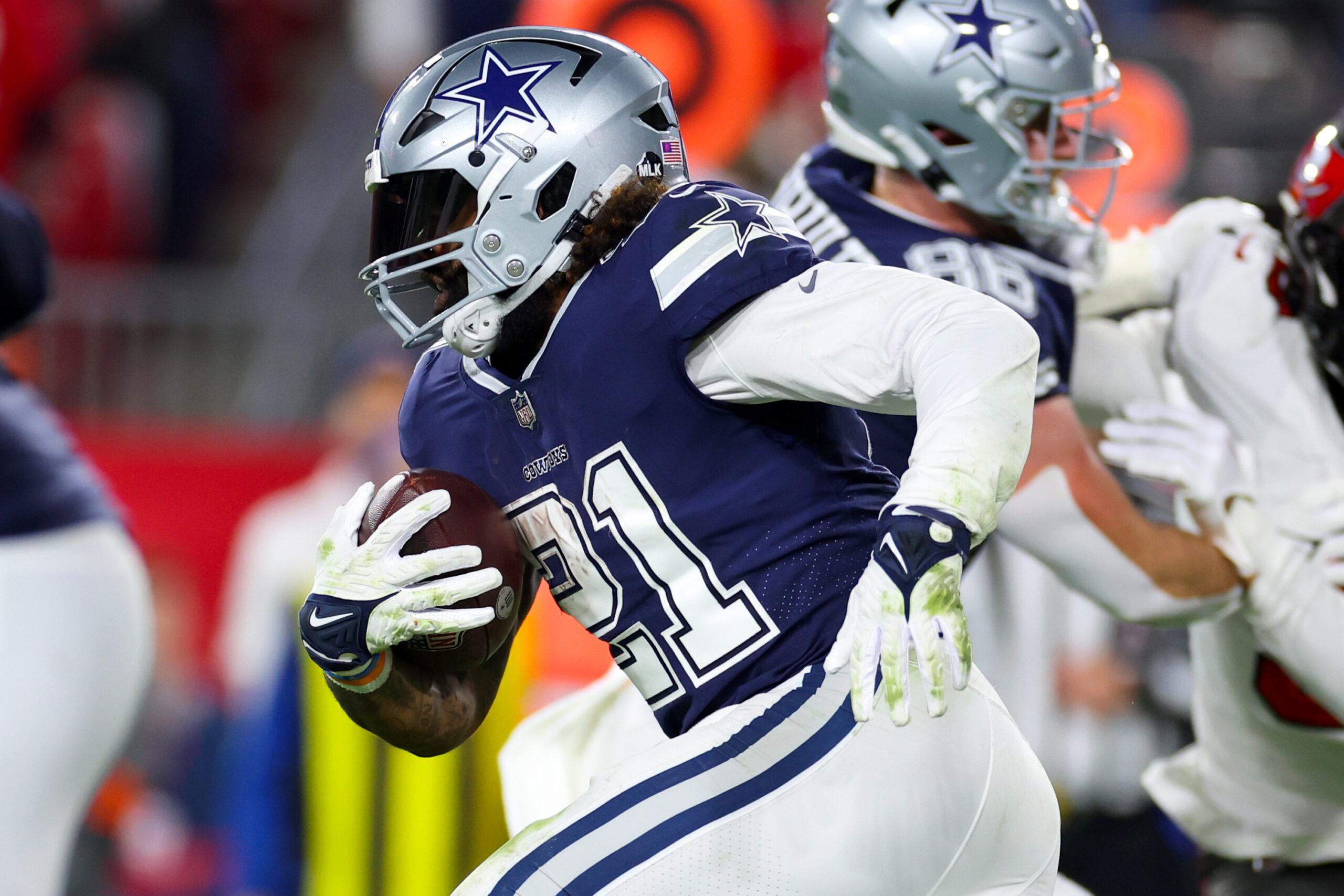 Ezekiel Elliott runs