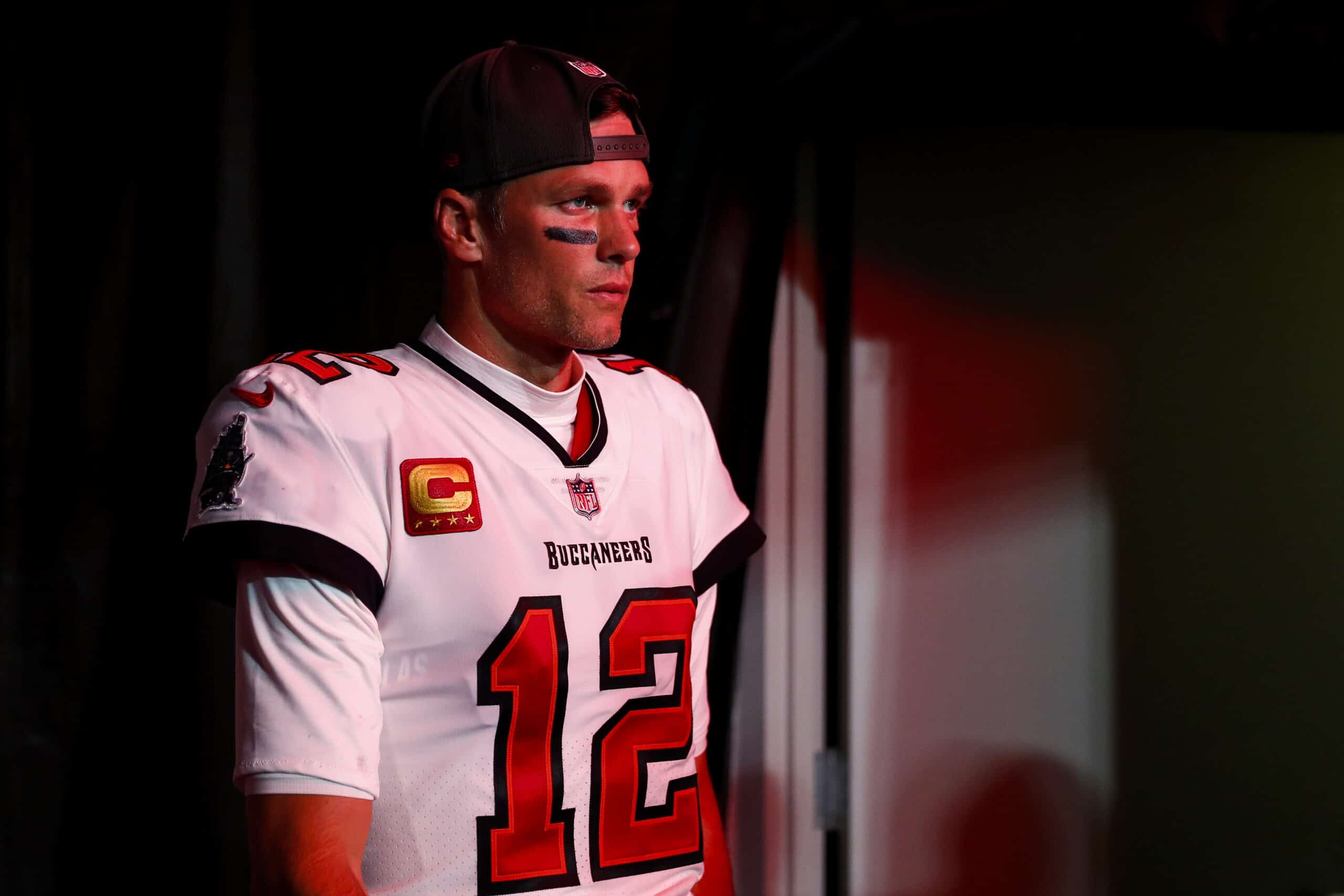 Tom Brady in a Buccaneers jersey? QB's odd move joins NFL history