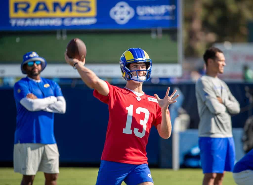 Stetson Bennett throws pass in training camp