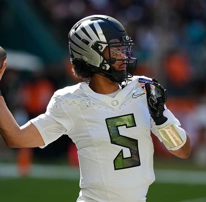 Can Dante Moore lead Oregon to more than 10.5 wins in 2026?