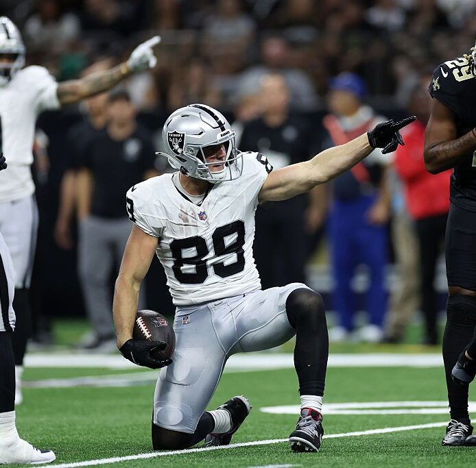 Brock Bowers is a core DFS play in Week 4
